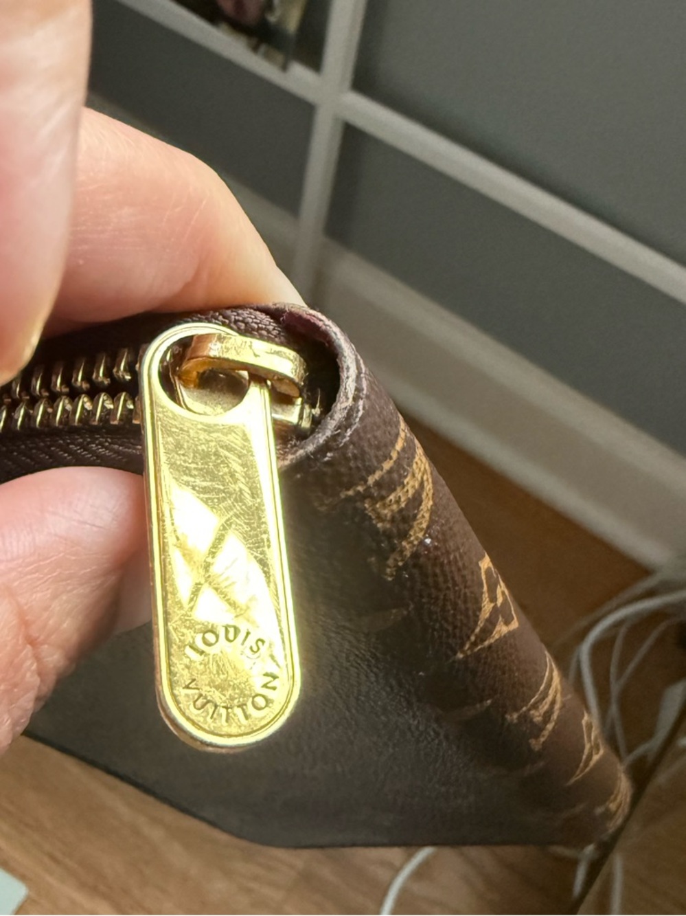 Louis Vuitton Monogram Zippy Wallet - Picture 8 of 11